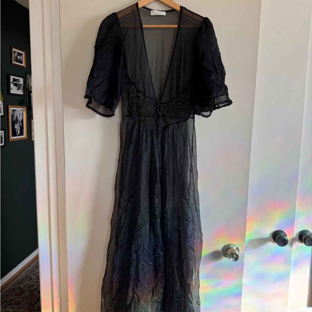 VINTAGE VAL MODE BLACK BRIDAL ROBE